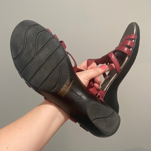 CLARKS Bendables Leather Wedge Sandals Red color Women's Size 11m - Picture 12 of 16